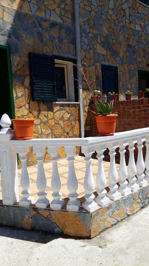 Apartament Fredi *